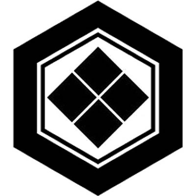 子持ち亀甲に四つ割り石