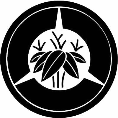 細輪に三つ地紙に根笹