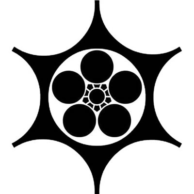 鞠挟みに梅鉢（２）