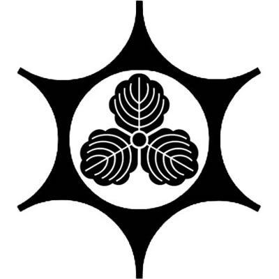 鞠挟みに三つ柏