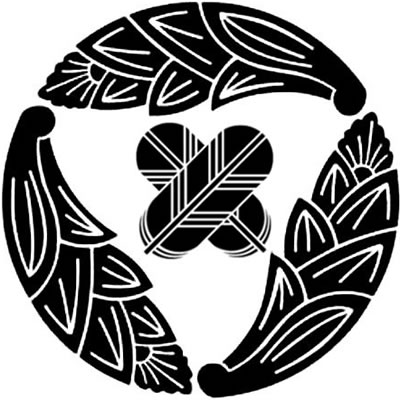 三つ追い茗荷に違い鷹の羽