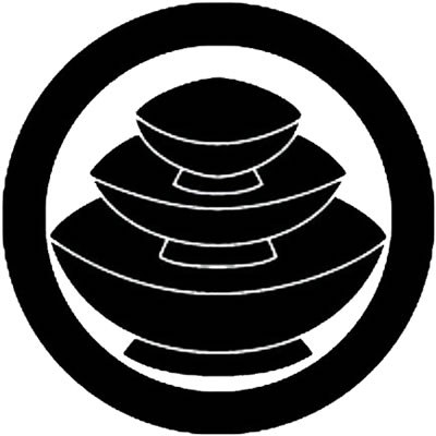 丸に三つ重ね杯