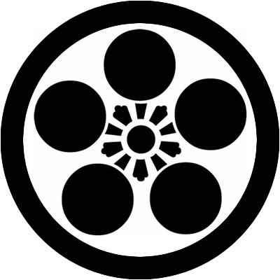 丸に加賀花剣梅鉢